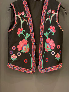 Gilet noir brodé fleurs