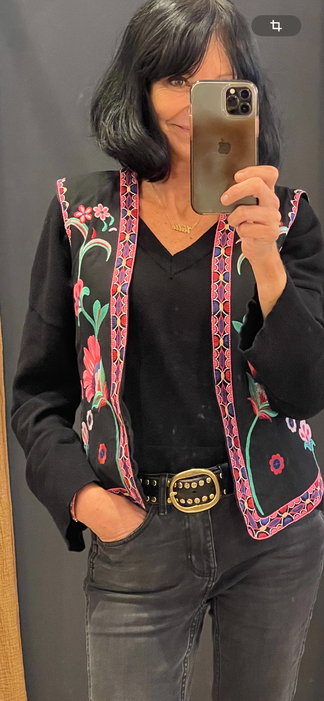 Gilet noir brodé fleurs