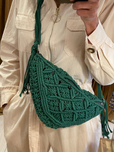 Sac banane macramé vert