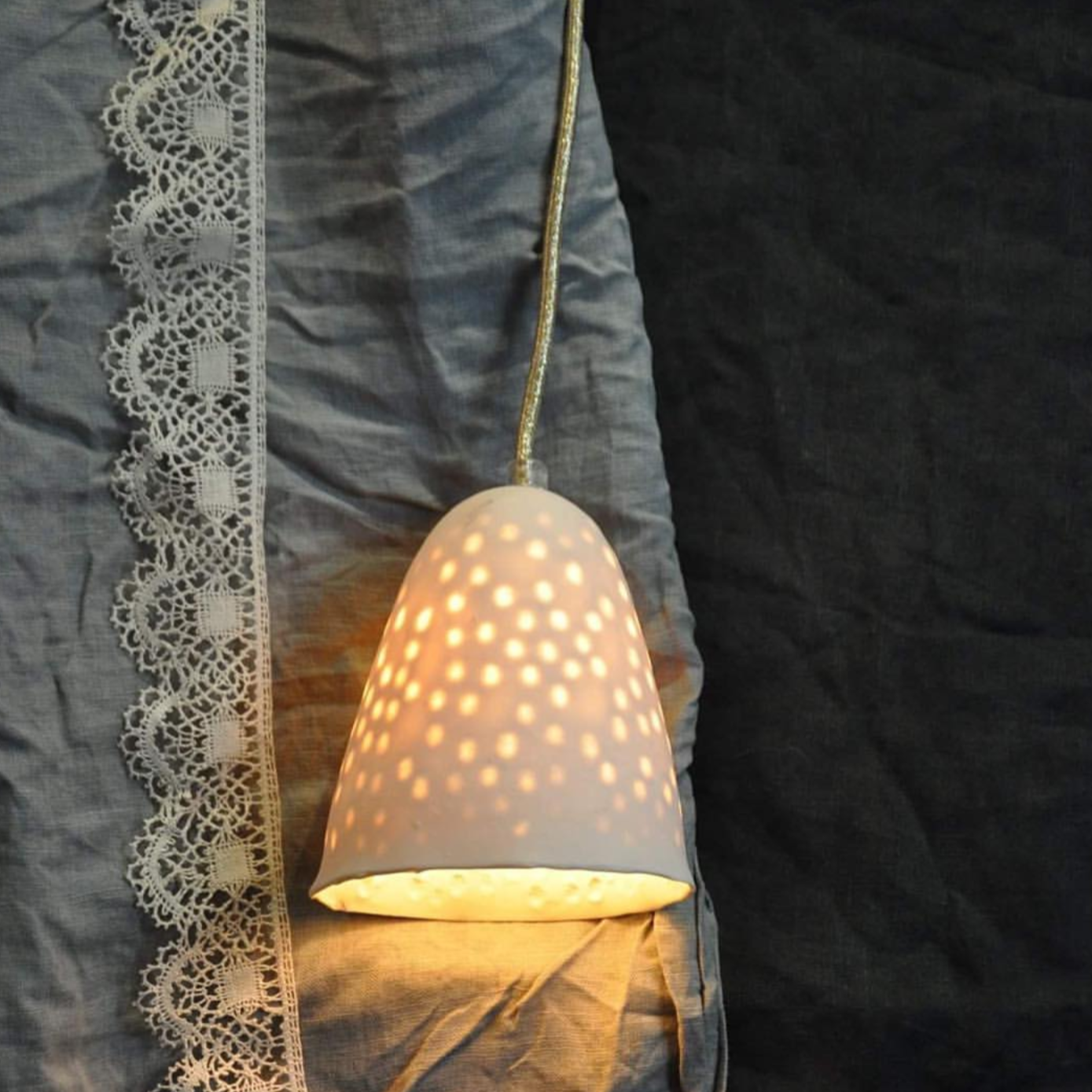 Lampe baladeuse en céramique à pois - Le Joli Shop